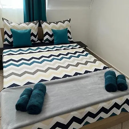 Mirela بيت ضيافة كوستِنيست